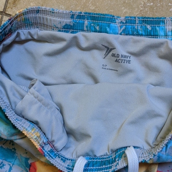 Old Navy shorts - Picture 2 of 3